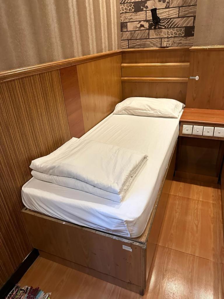 New Garden Hostel Hong Kong Bagian luar foto